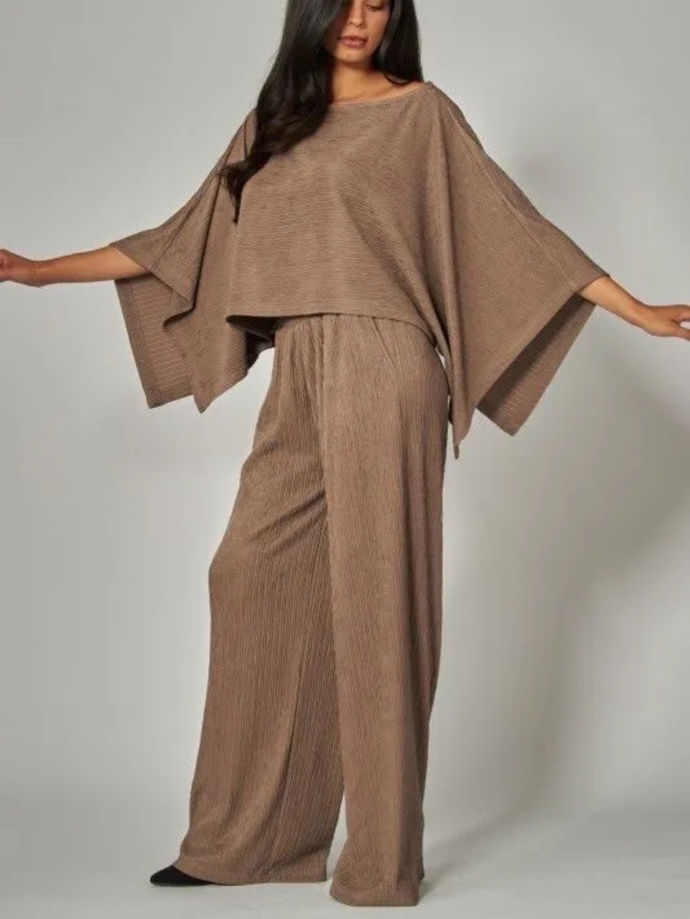 Relaxed Wide-Leg Set in Taupe Brown